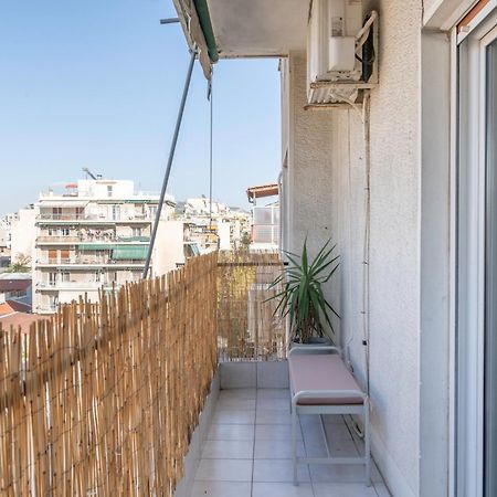 City Oasis: Newly Renovated 2Br Apt In City Center Athena Bagian luar foto